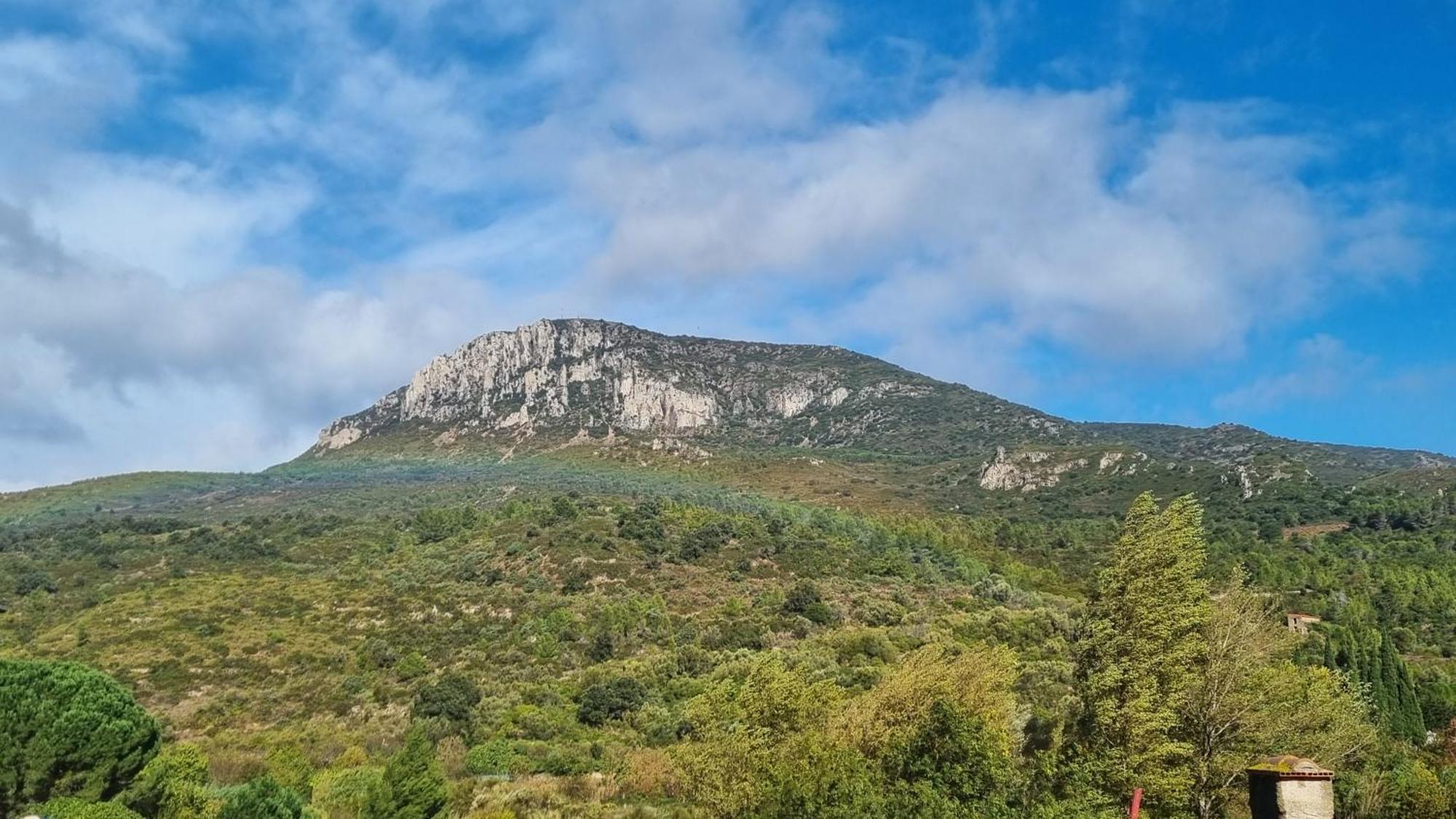 Gite De La Confluence Padern المظهر الخارجي الصورة